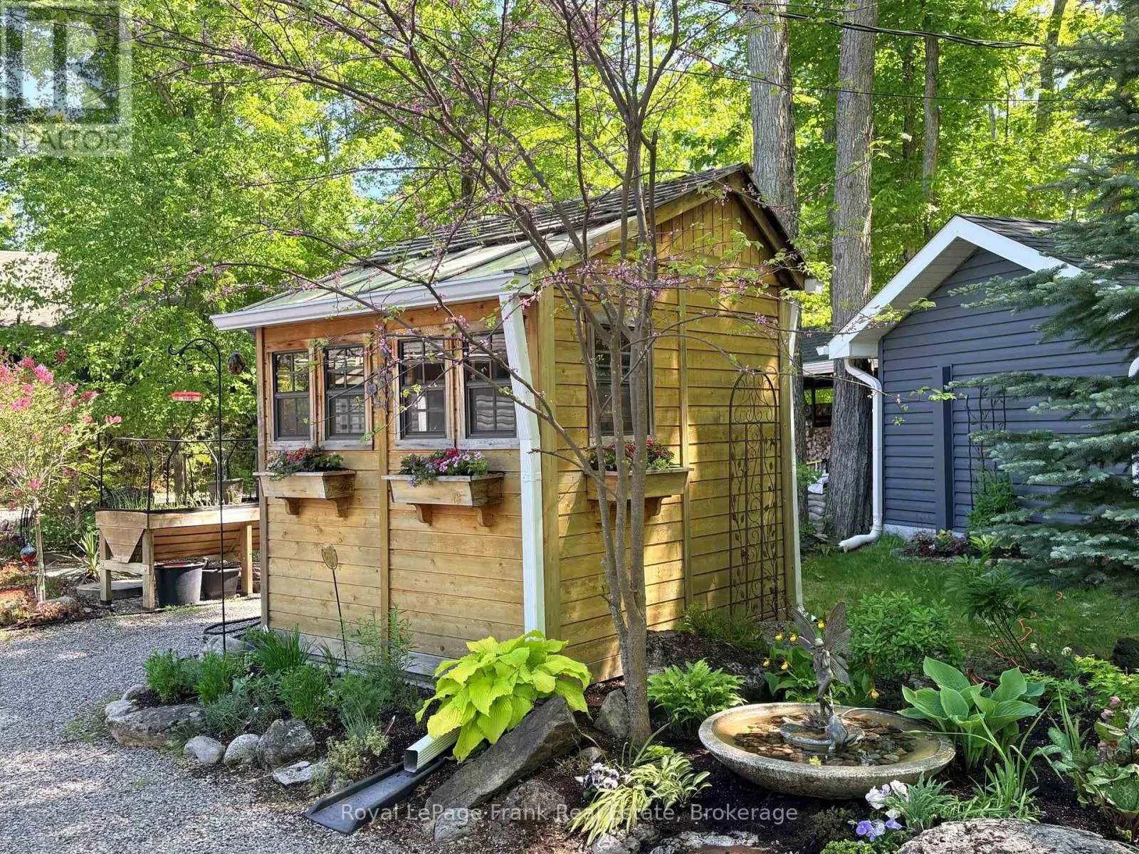 944 BIRCHCLIFF DRIVE