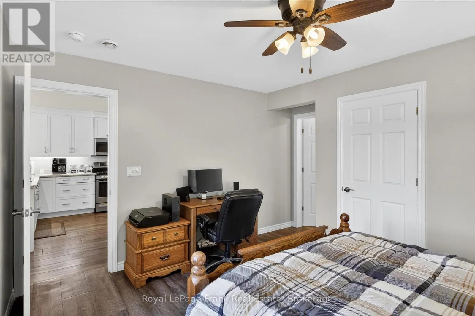 944 BIRCHCLIFF DRIVE