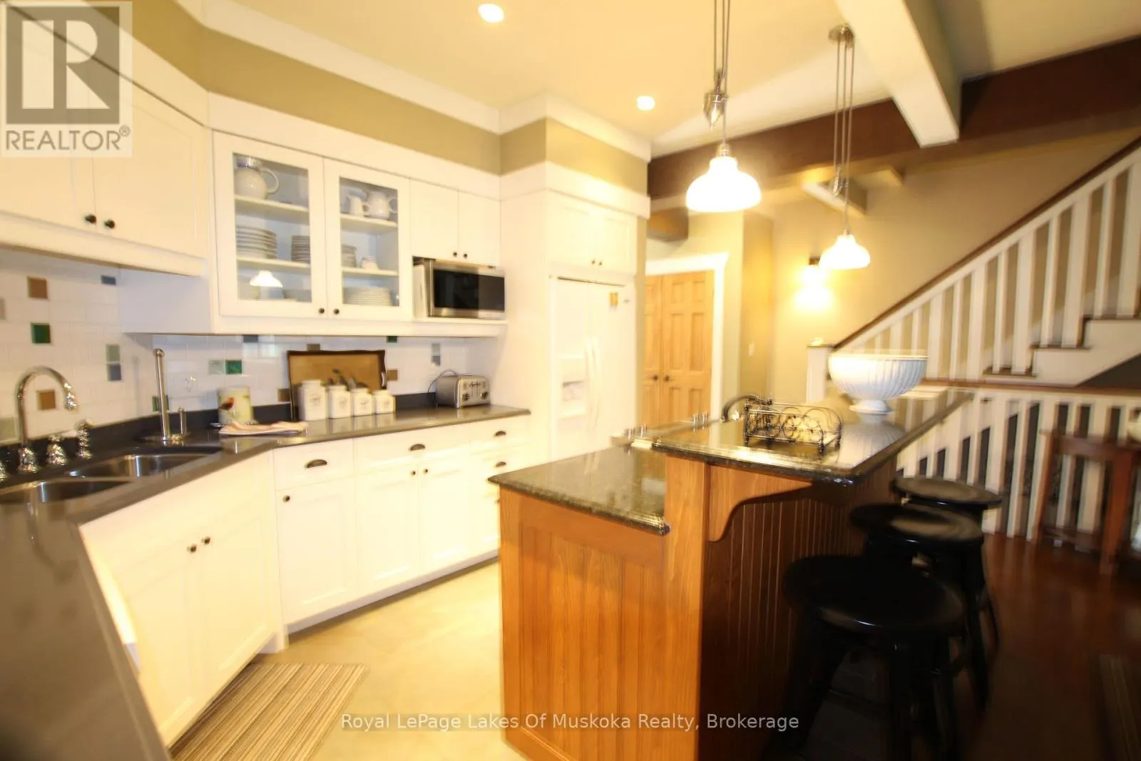 V3, W8 - 1020 BIRCH GLEN ROAD #V3, W8
