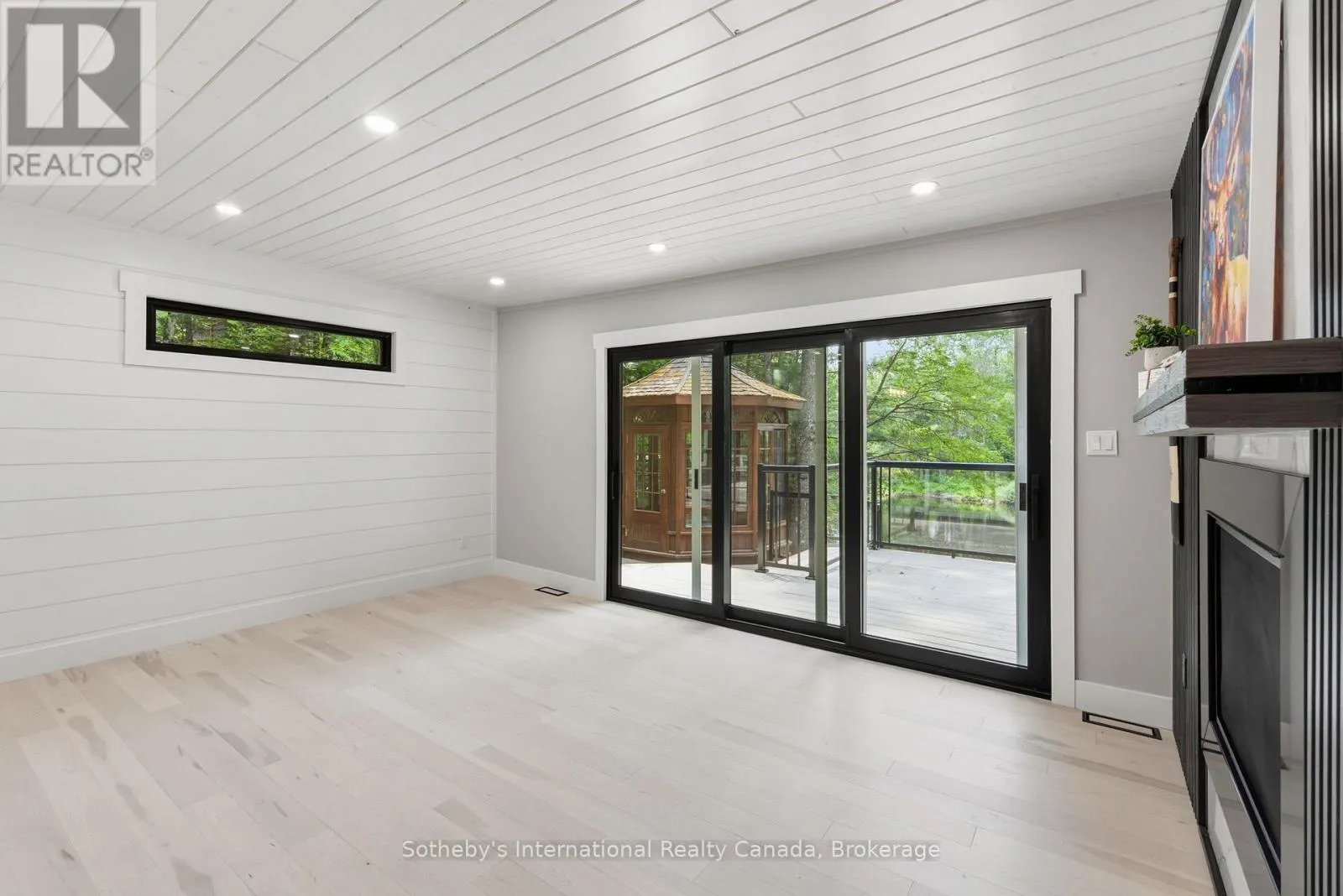 1023 STRACHAN POINT ROAD