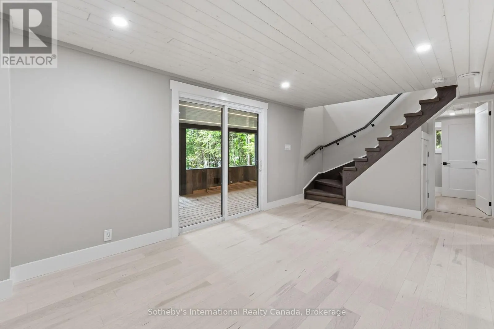 1023 STRACHAN POINT ROAD
