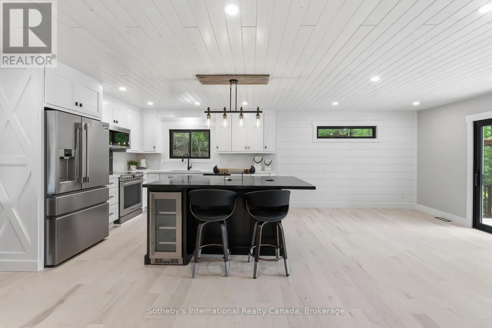 1023 STRACHAN POINT ROAD