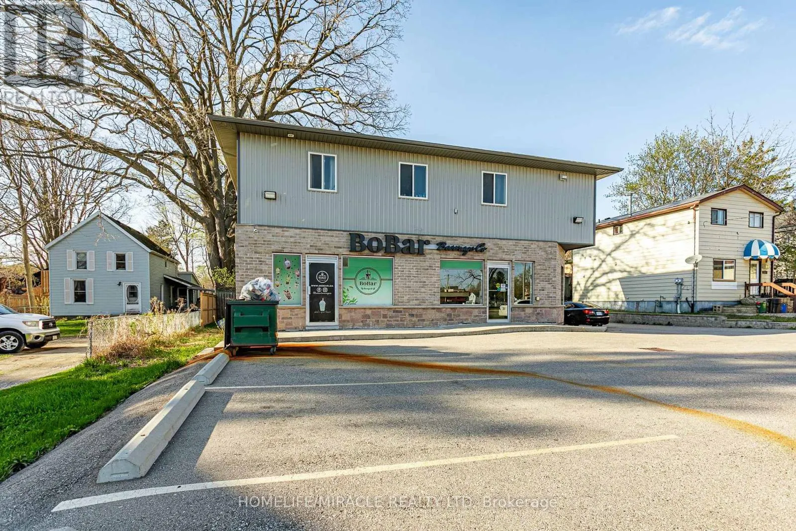 257 DUNDAS STREET N