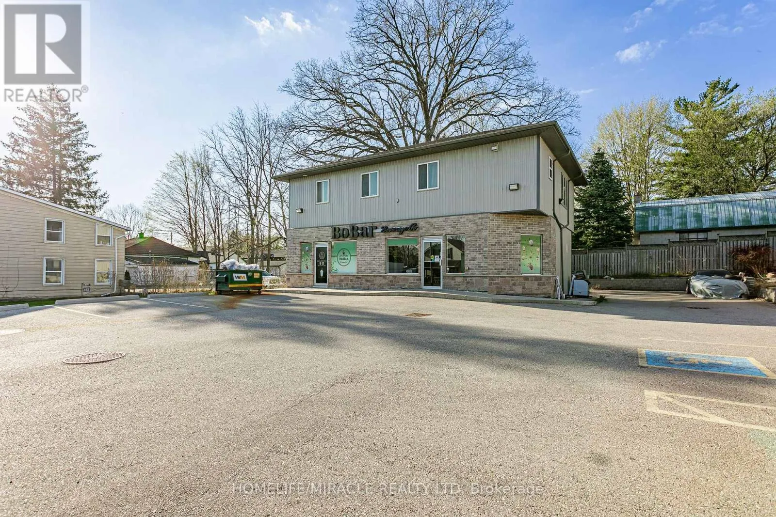 257 DUNDAS STREET N