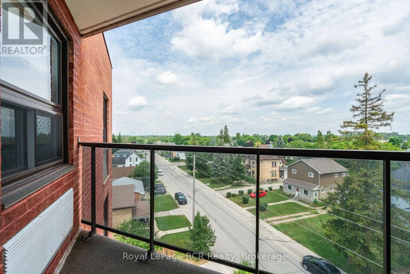 606 - 536 11TH AVENUE #606