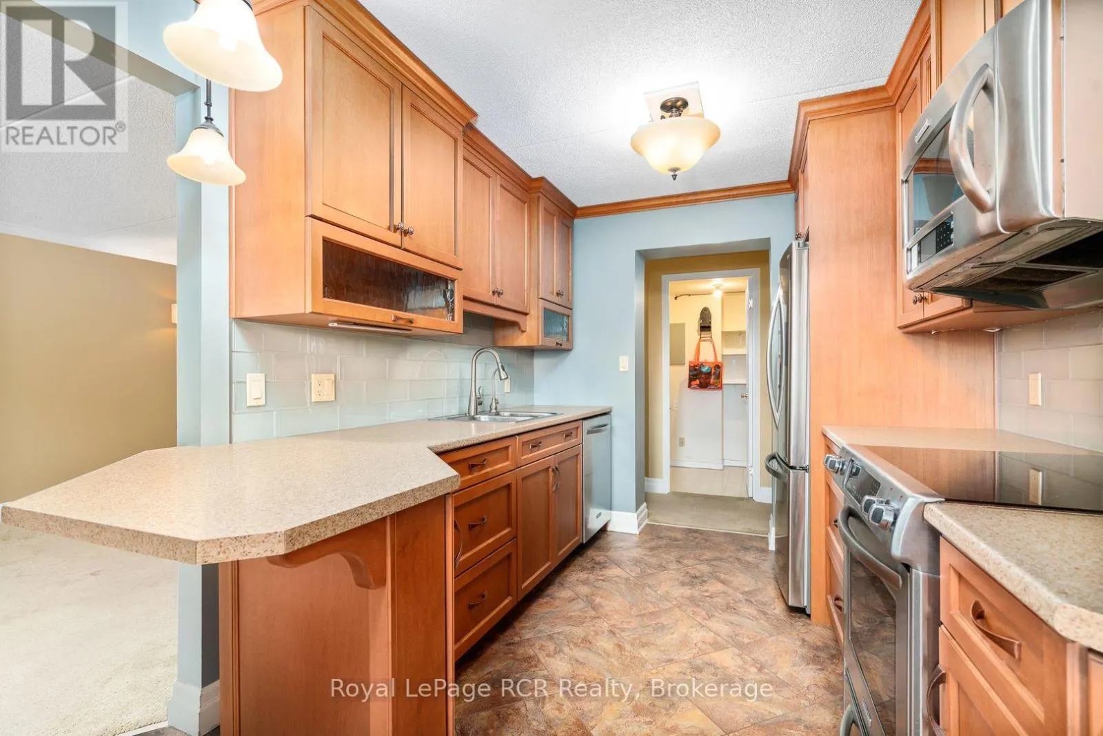 606 - 536 11TH AVENUE #606