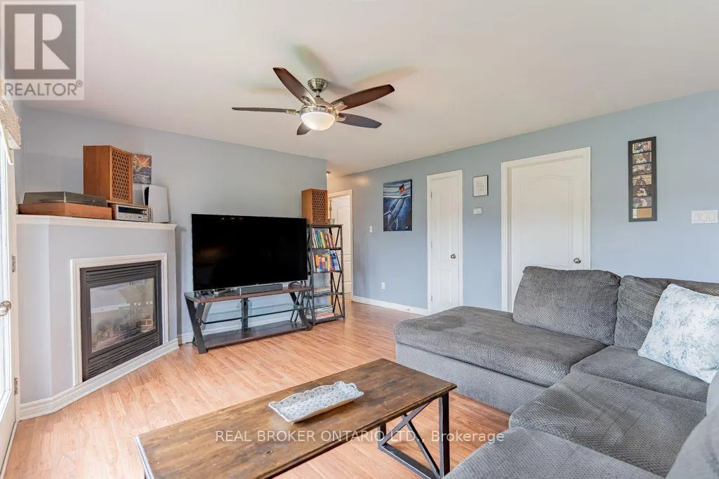 103 - 32 LA CROISEE STREET
