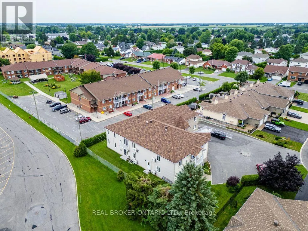 103 - 32 LA CROISEE STREET