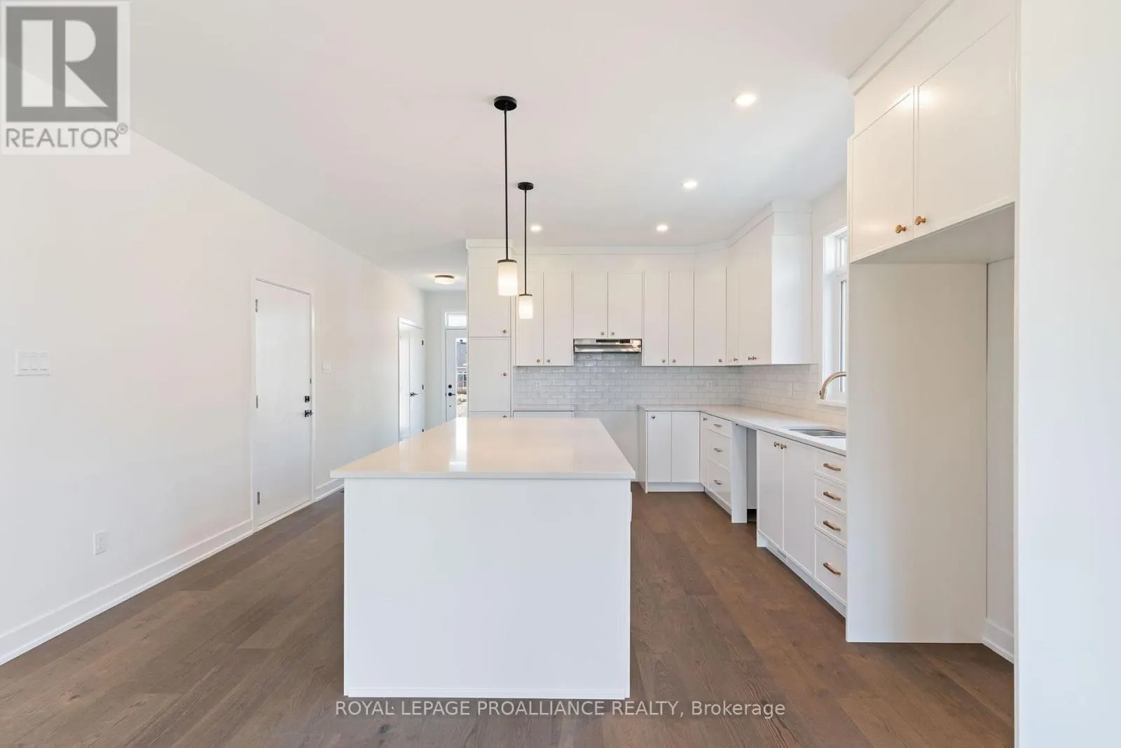 1054 TURNER DRIVE