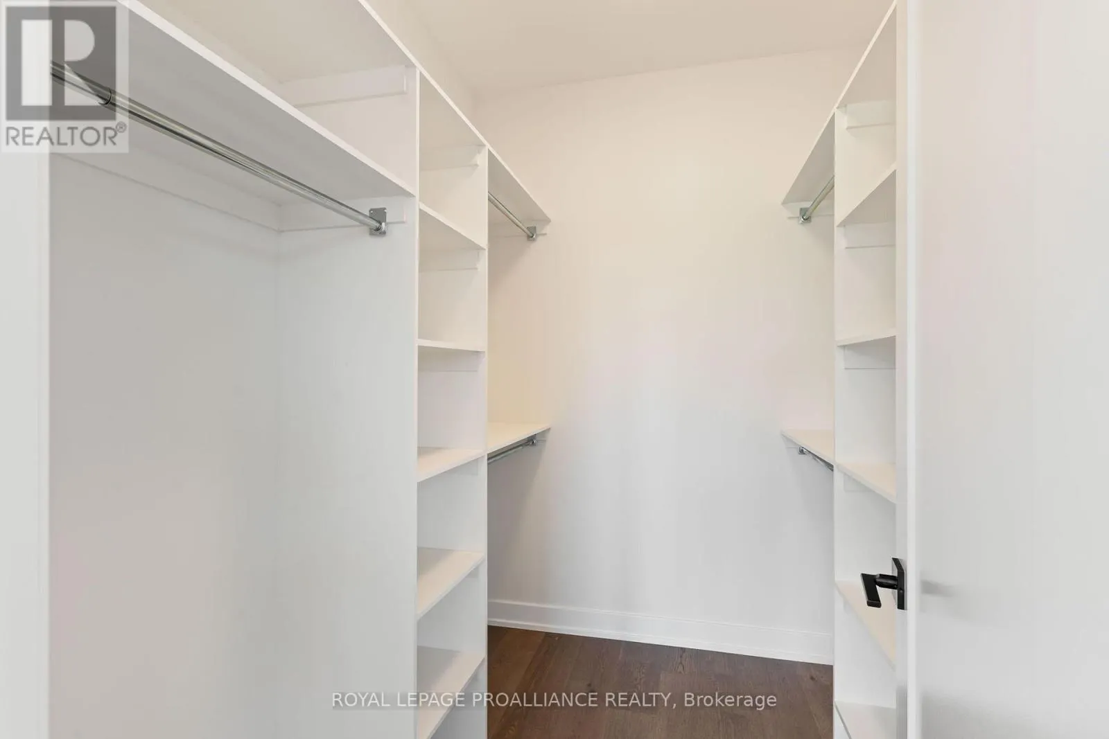 1054 TURNER DRIVE