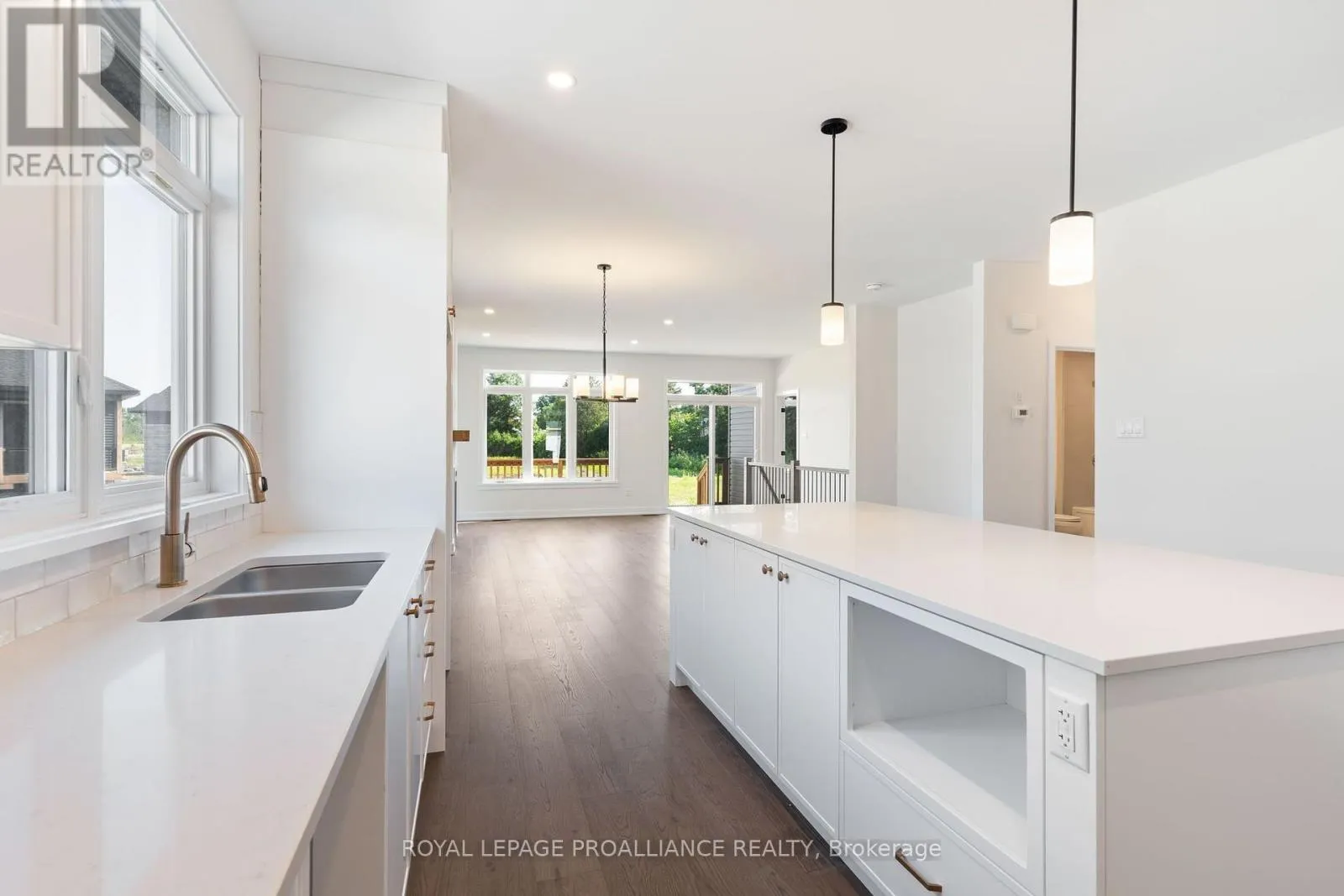 1054 TURNER DRIVE