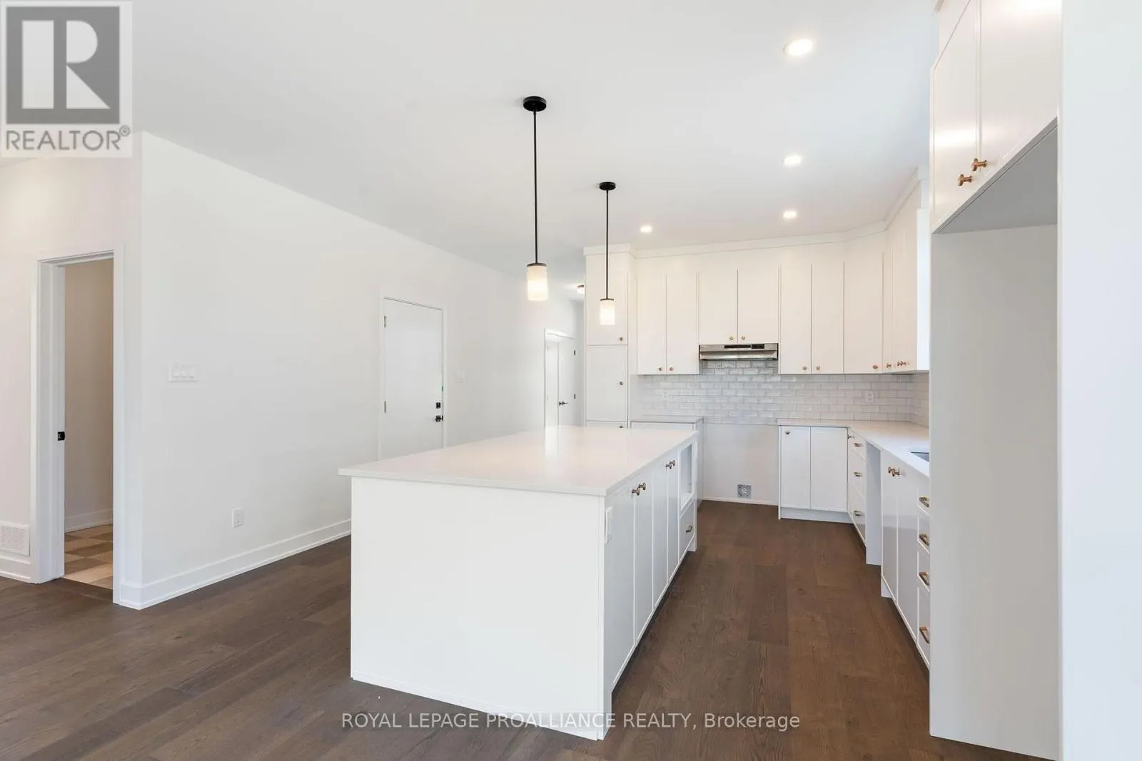 1054 TURNER DRIVE