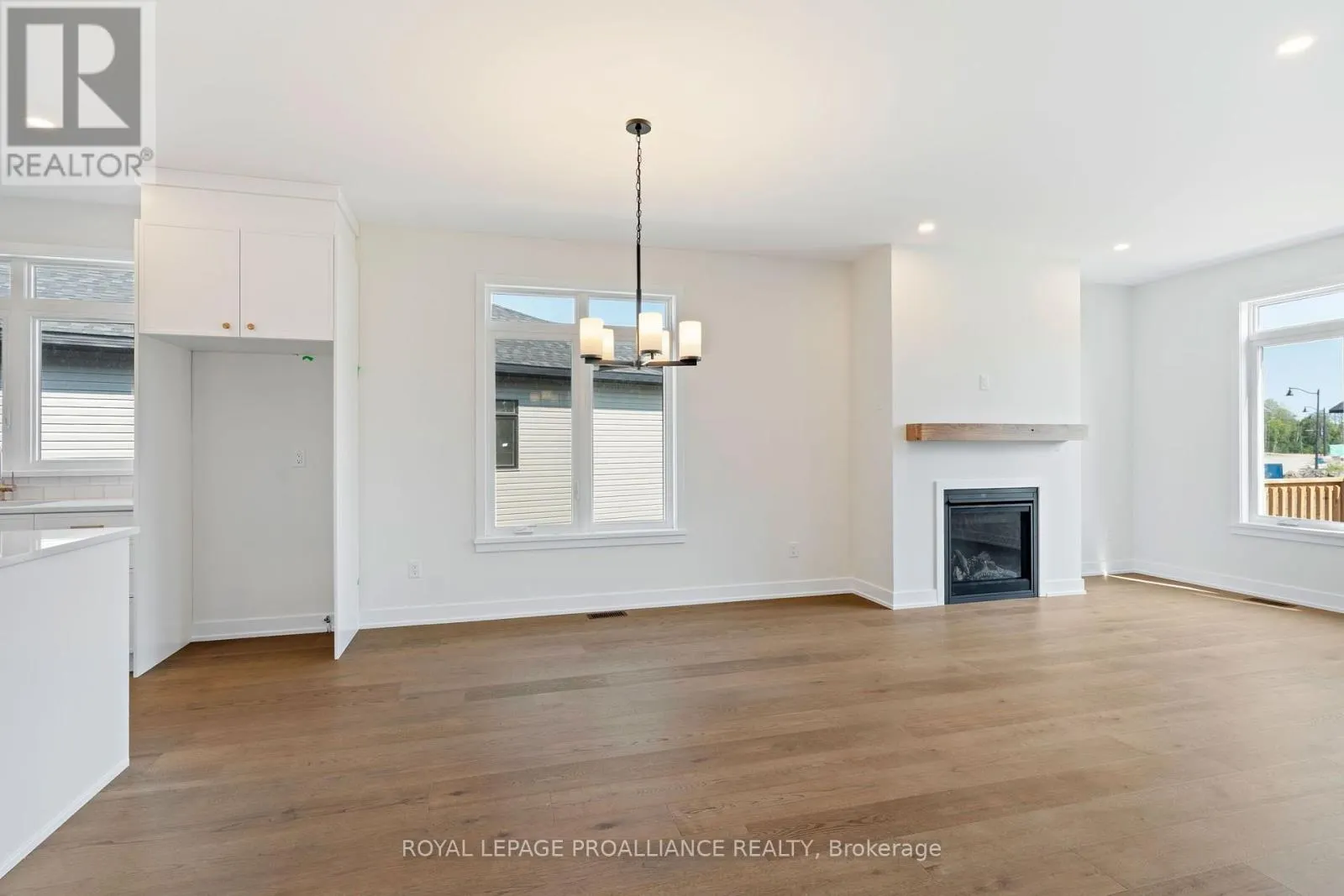 1054 TURNER DRIVE