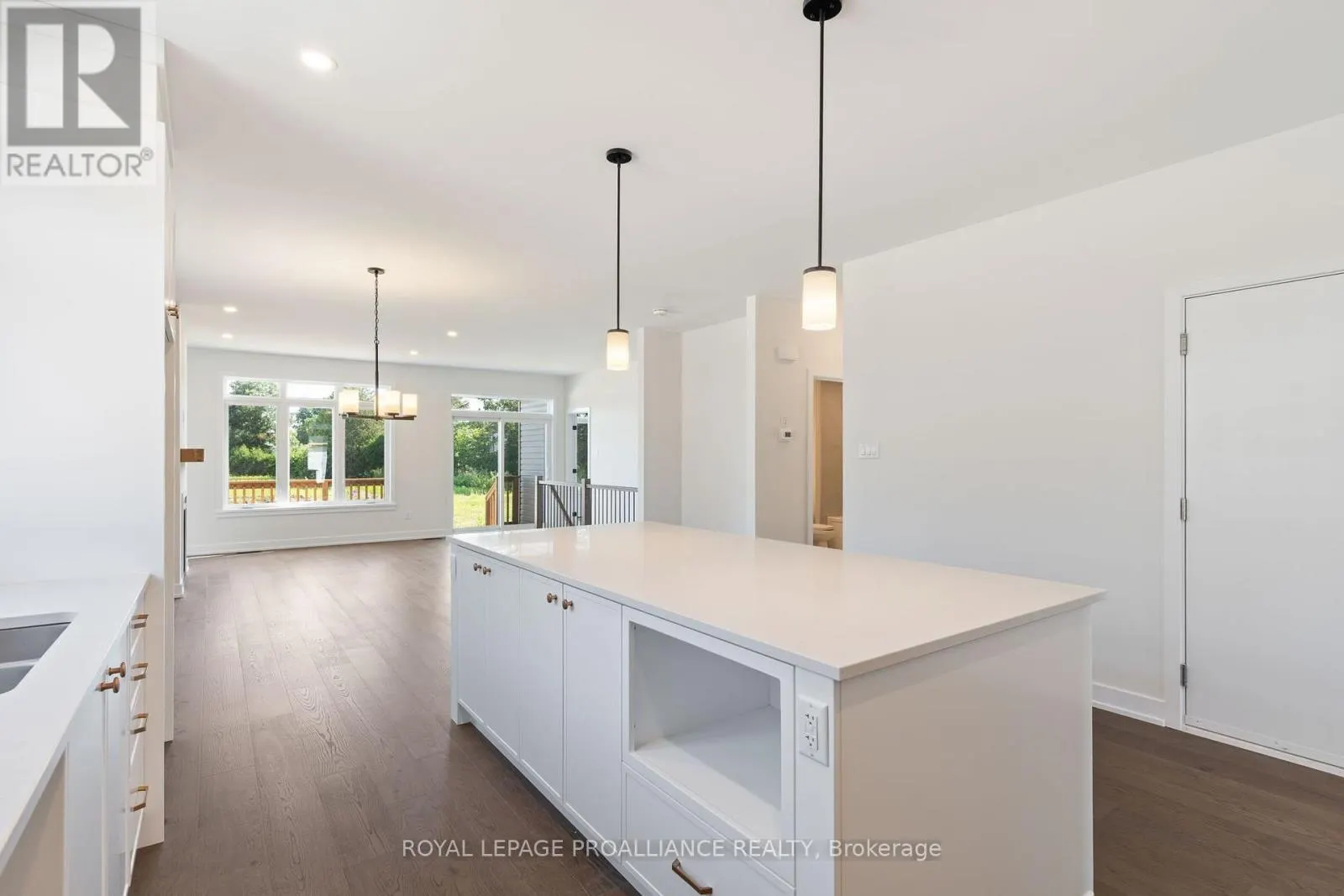 1054 TURNER DRIVE