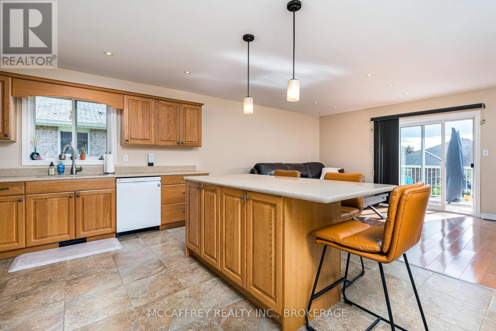 444 BRIDGE STREET W