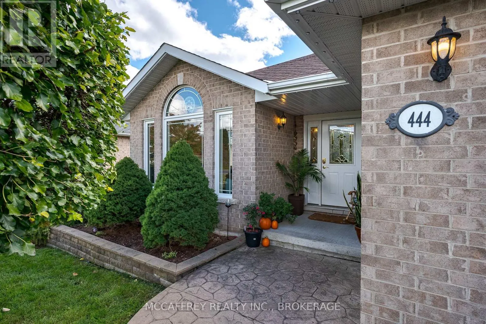444 BRIDGE STREET W