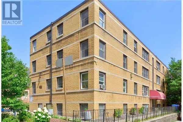 10 - 4 ROBINSON STREET