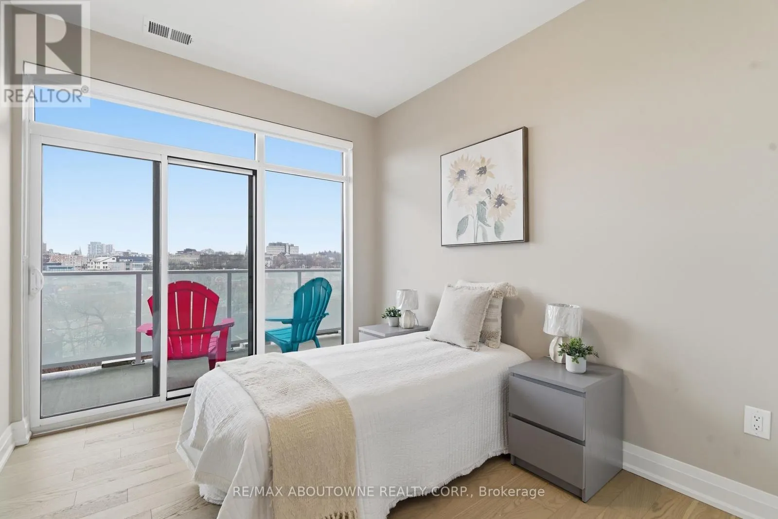 506 - 71 WYNDHAM STREET S