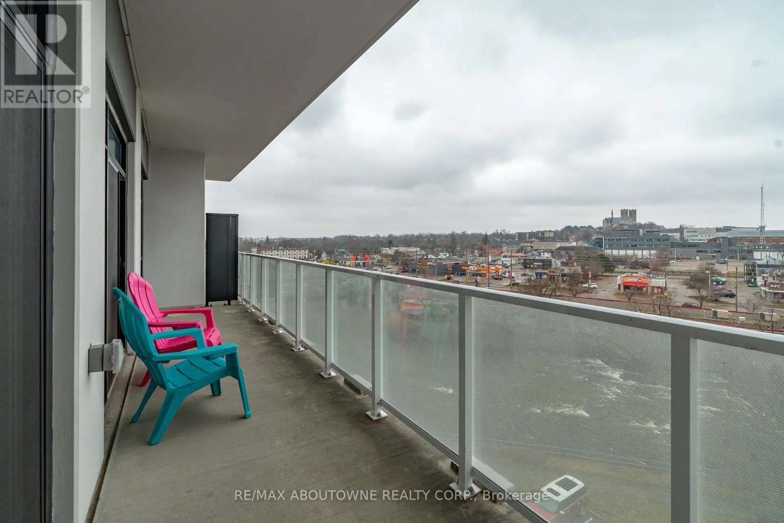 506 - 71 WYNDHAM STREET S