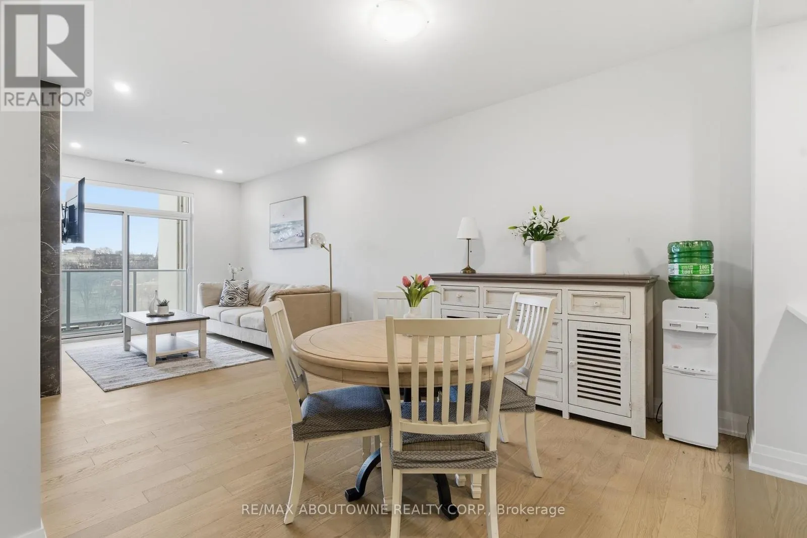 506 - 71 WYNDHAM STREET S