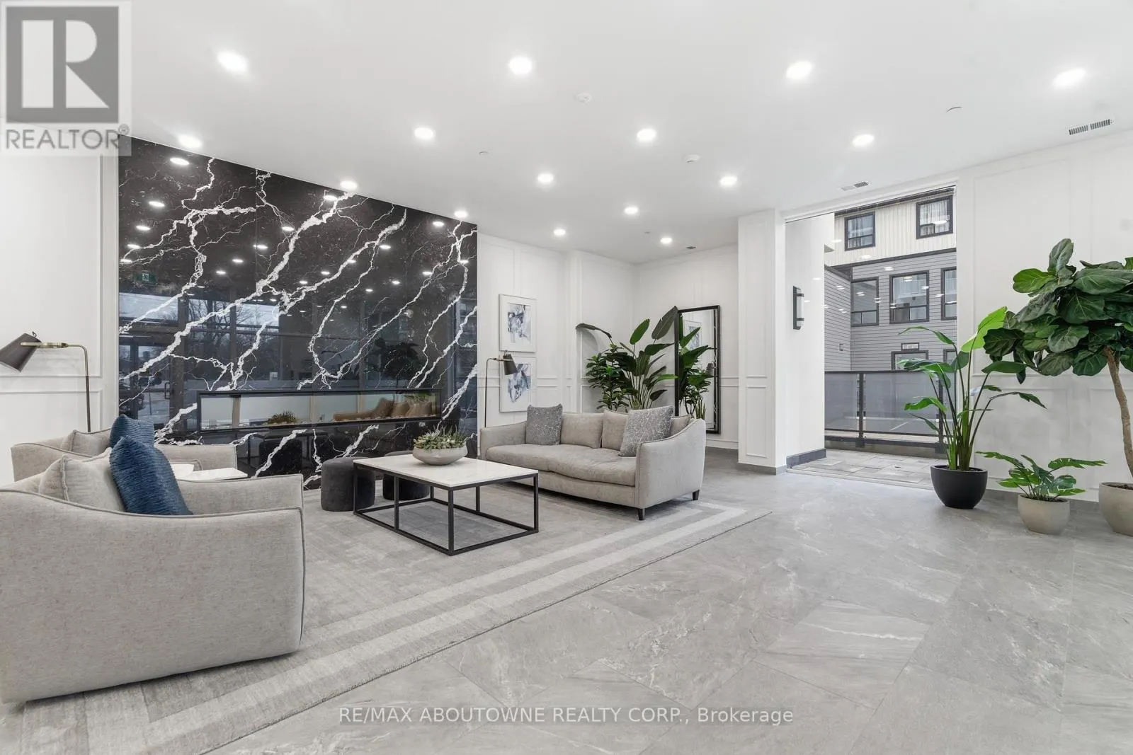 506 - 71 WYNDHAM STREET S