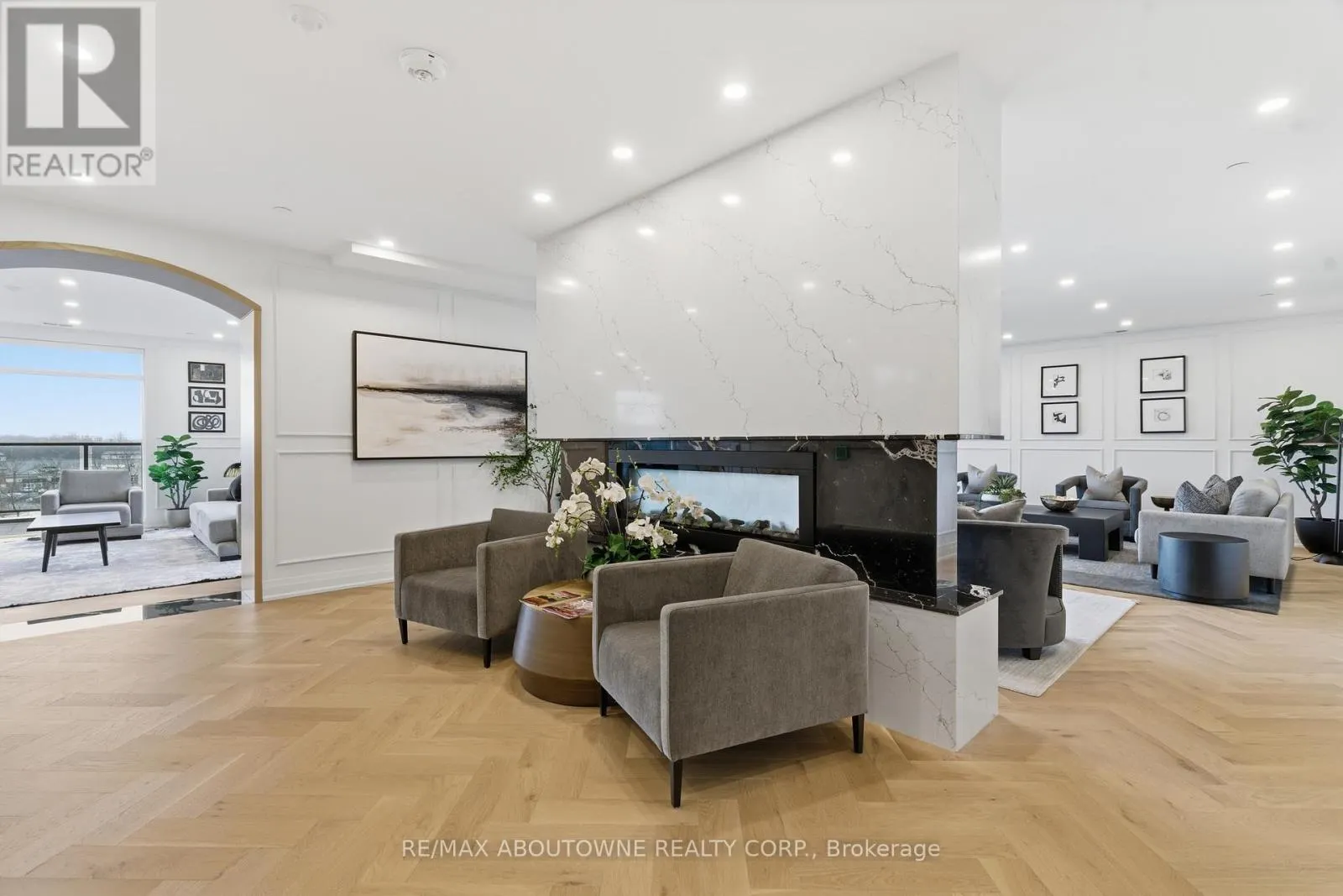 506 - 71 WYNDHAM STREET S