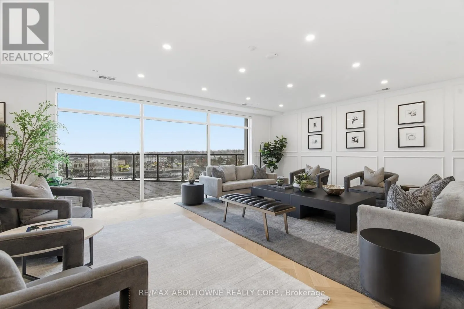 506 - 71 WYNDHAM STREET S