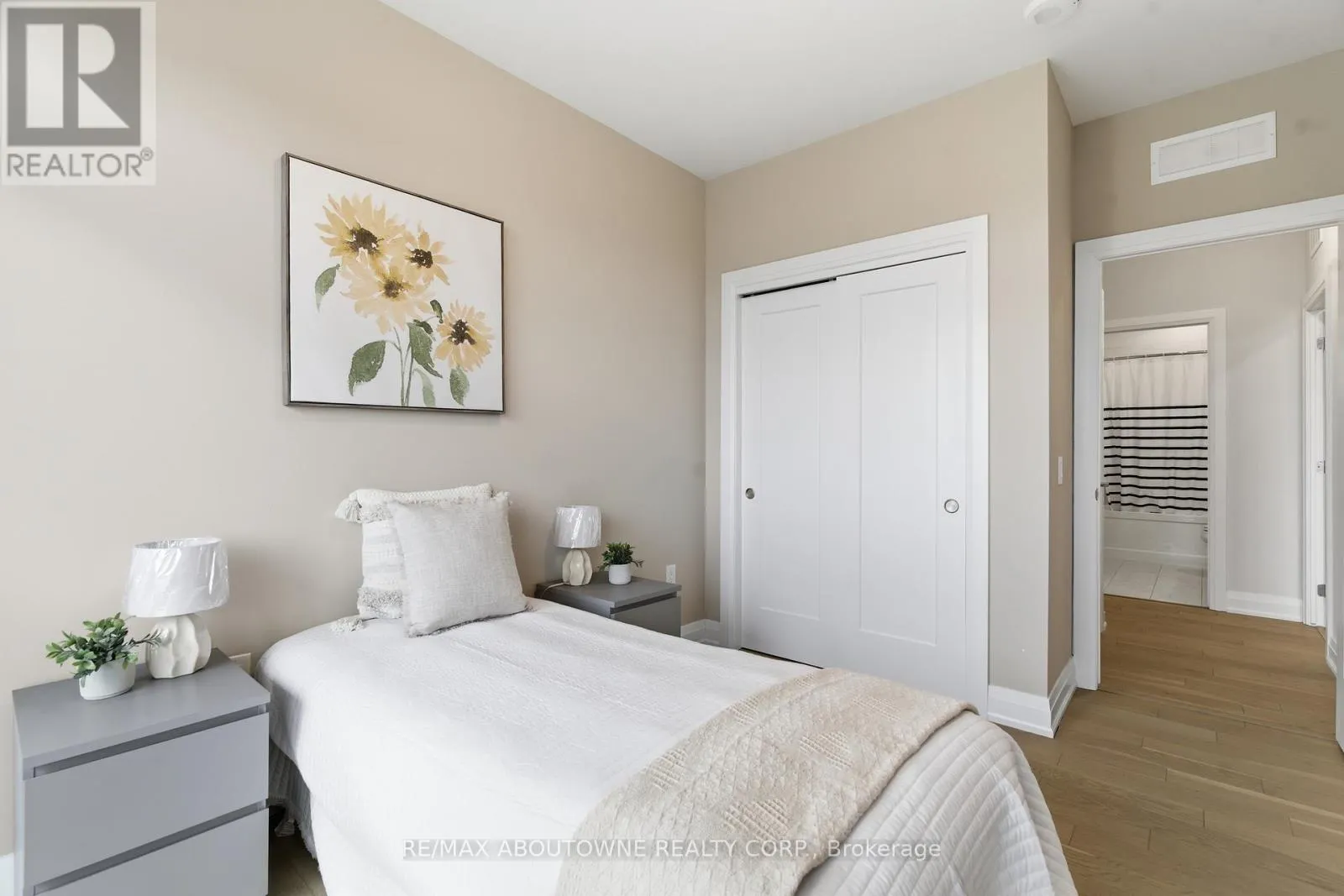 506 - 71 WYNDHAM STREET S