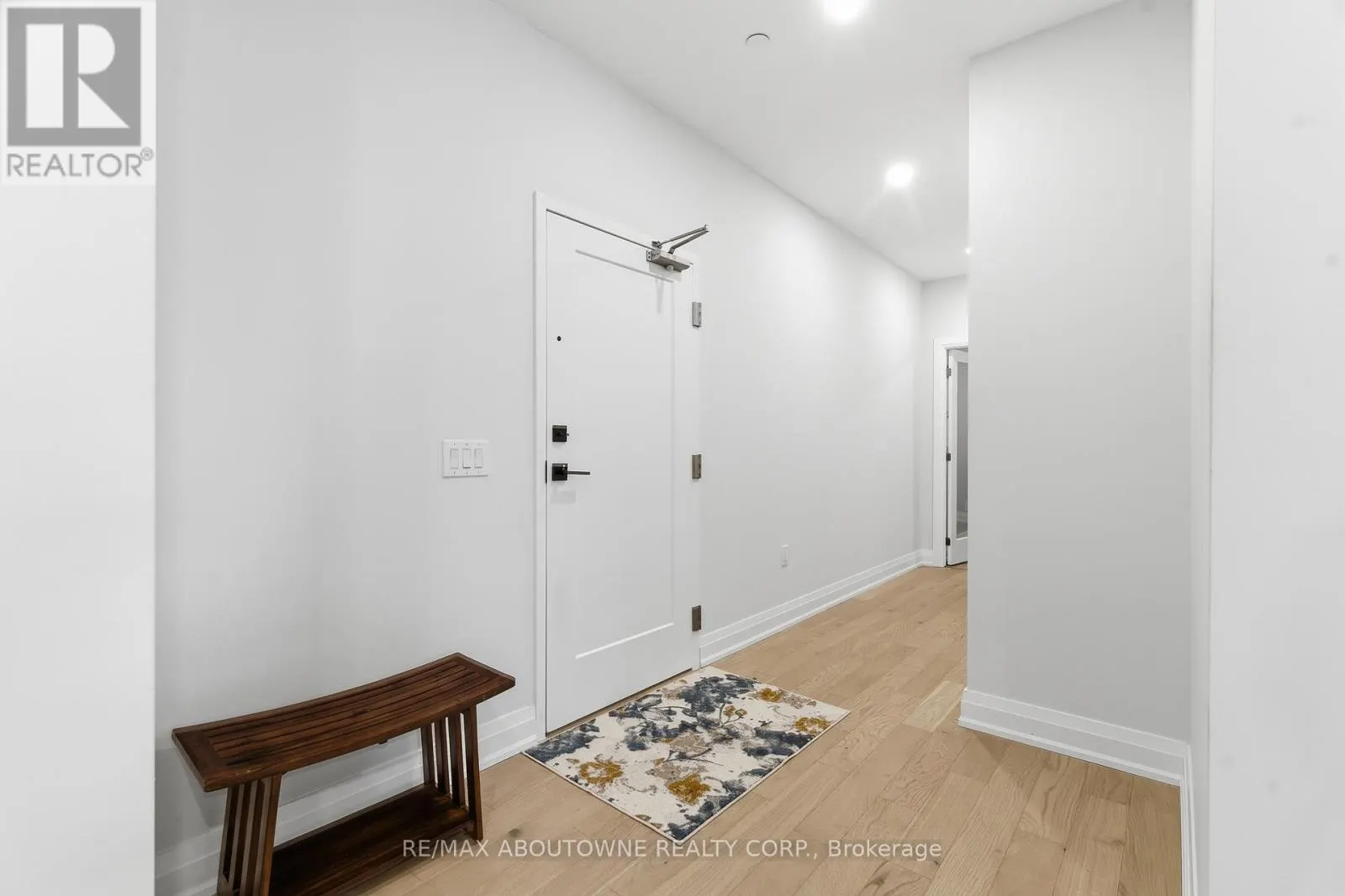 506 - 71 WYNDHAM STREET S