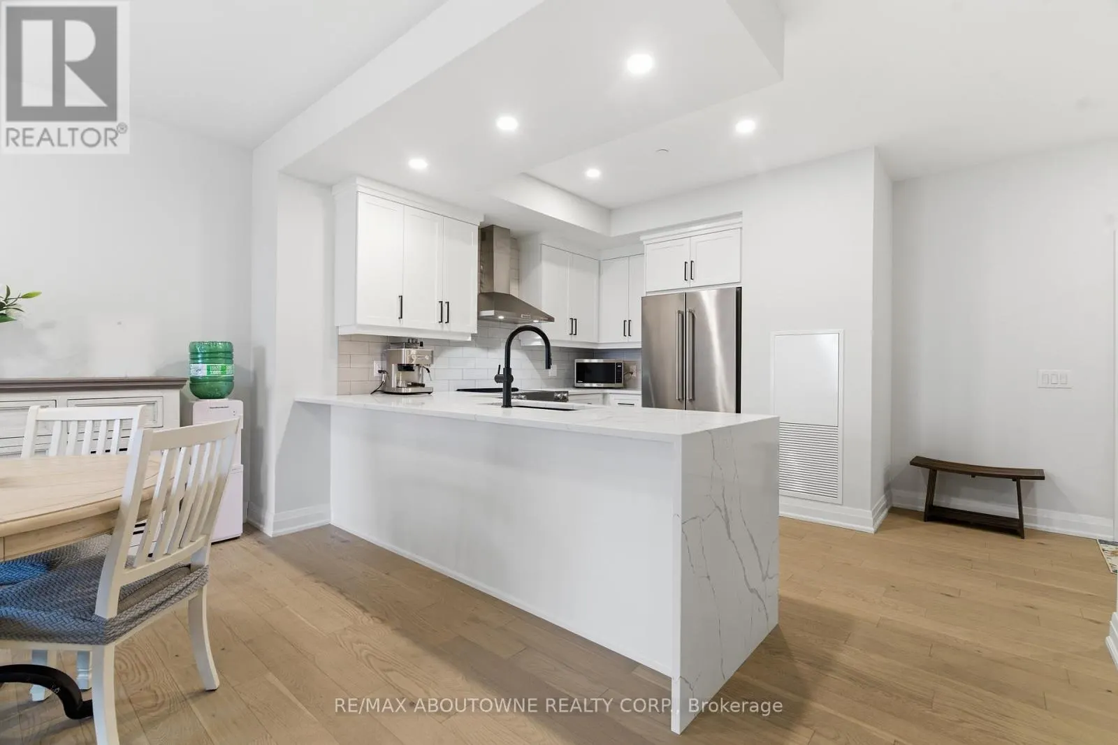 506 - 71 WYNDHAM STREET S