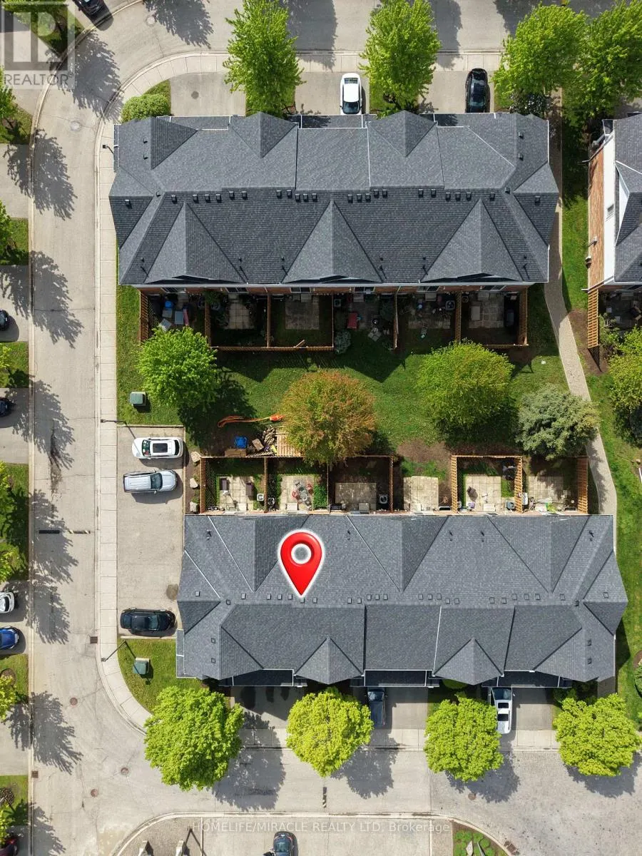 55 - 151 CLAIRFIELDS DRIVE E