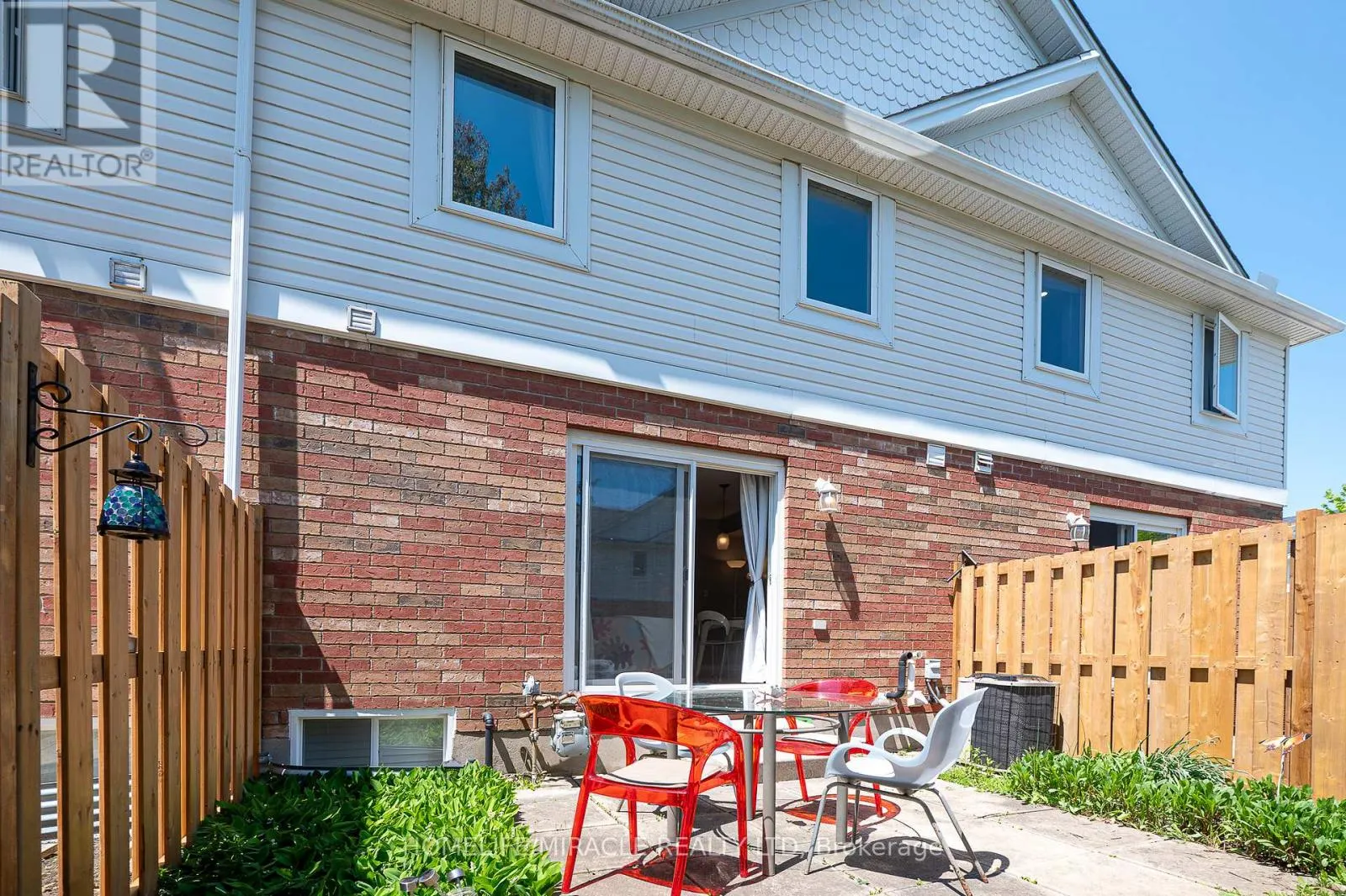 55 - 151 CLAIRFIELDS DRIVE E