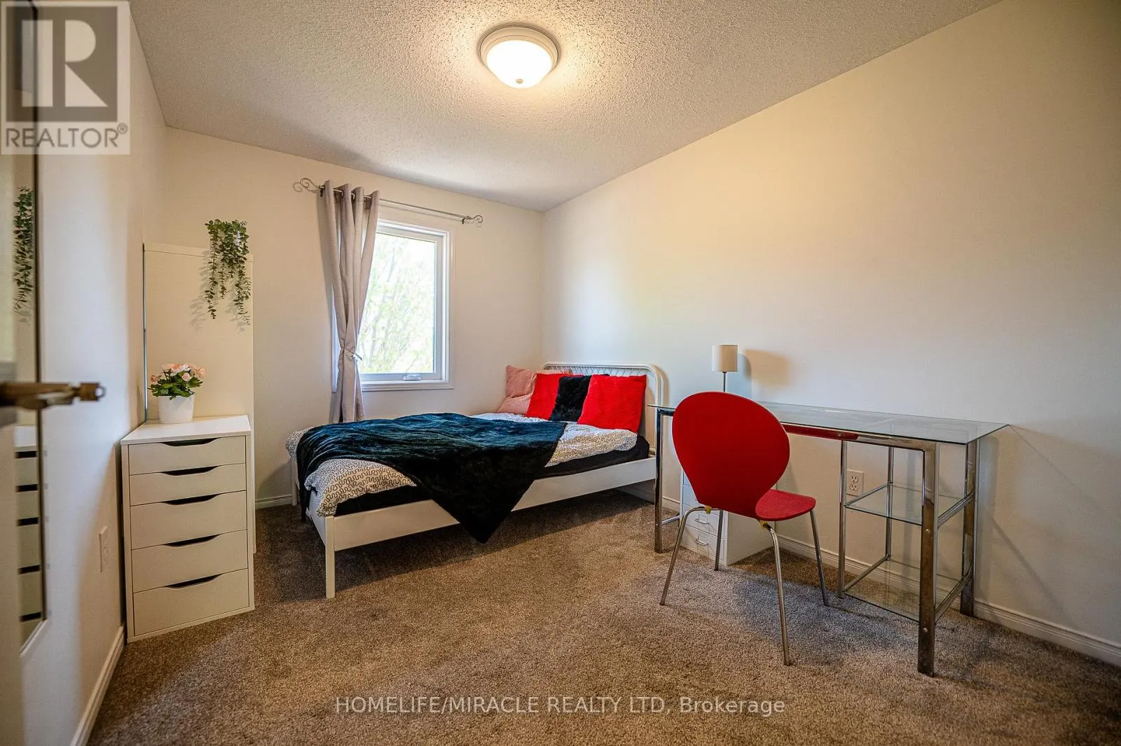 55 - 151 CLAIRFIELDS DRIVE E