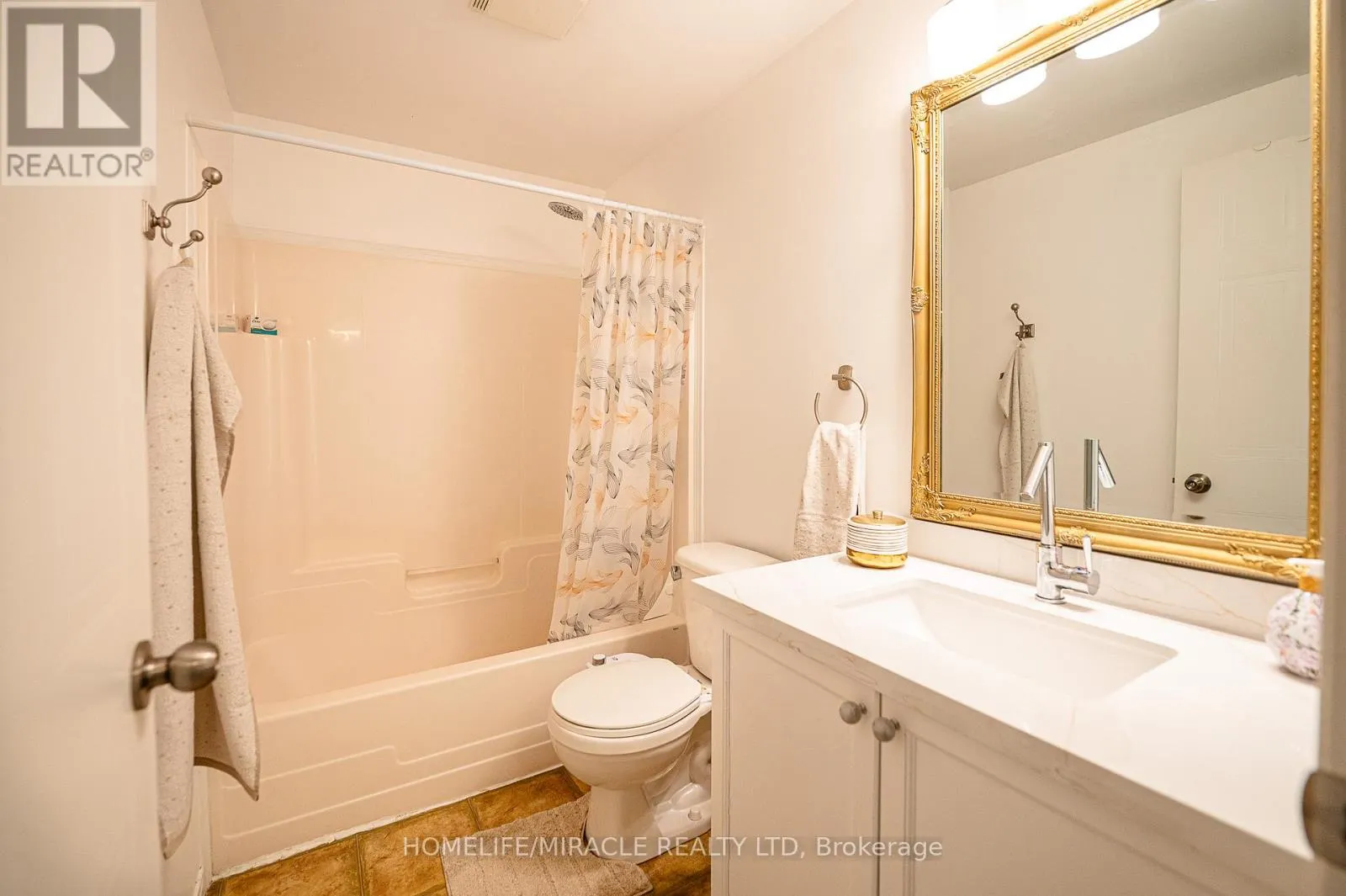 55 - 151 CLAIRFIELDS DRIVE E