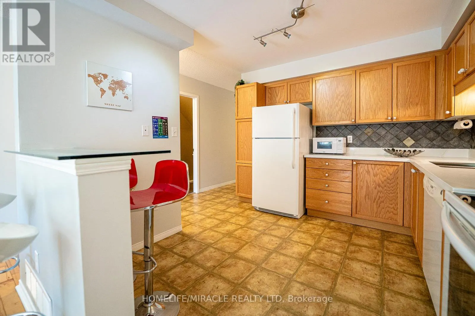 55 - 151 CLAIRFIELDS DRIVE E