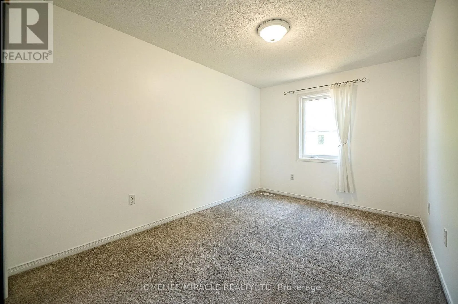55 - 151 CLAIRFIELDS DRIVE E