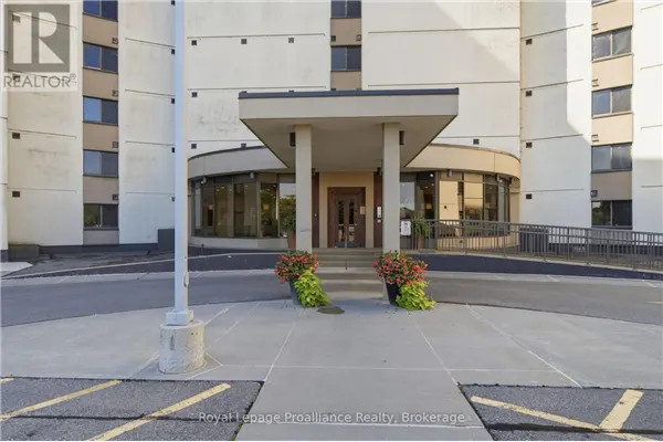 401 - 2 SOUTH FRONT STREET #401
