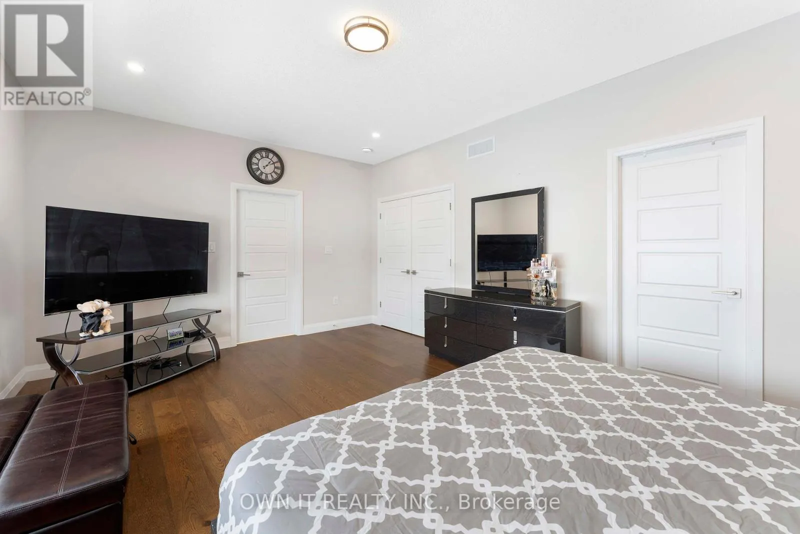 23 YARL PLACE