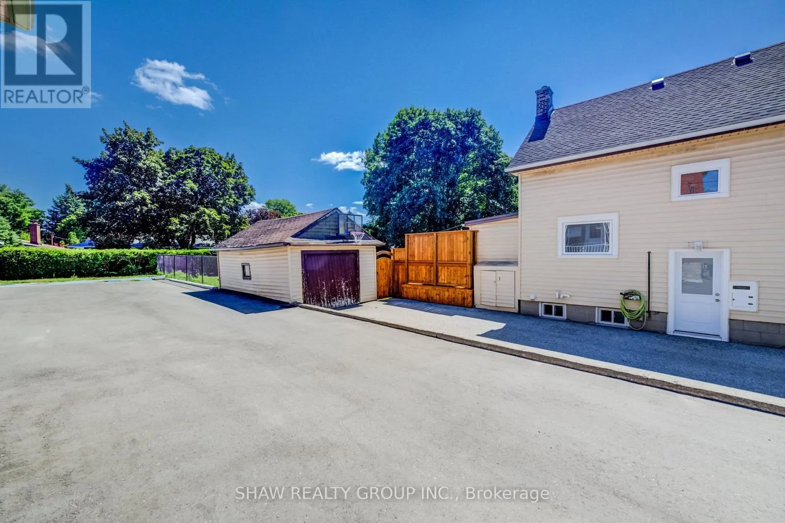 209 BELLEVIEW AVENUE