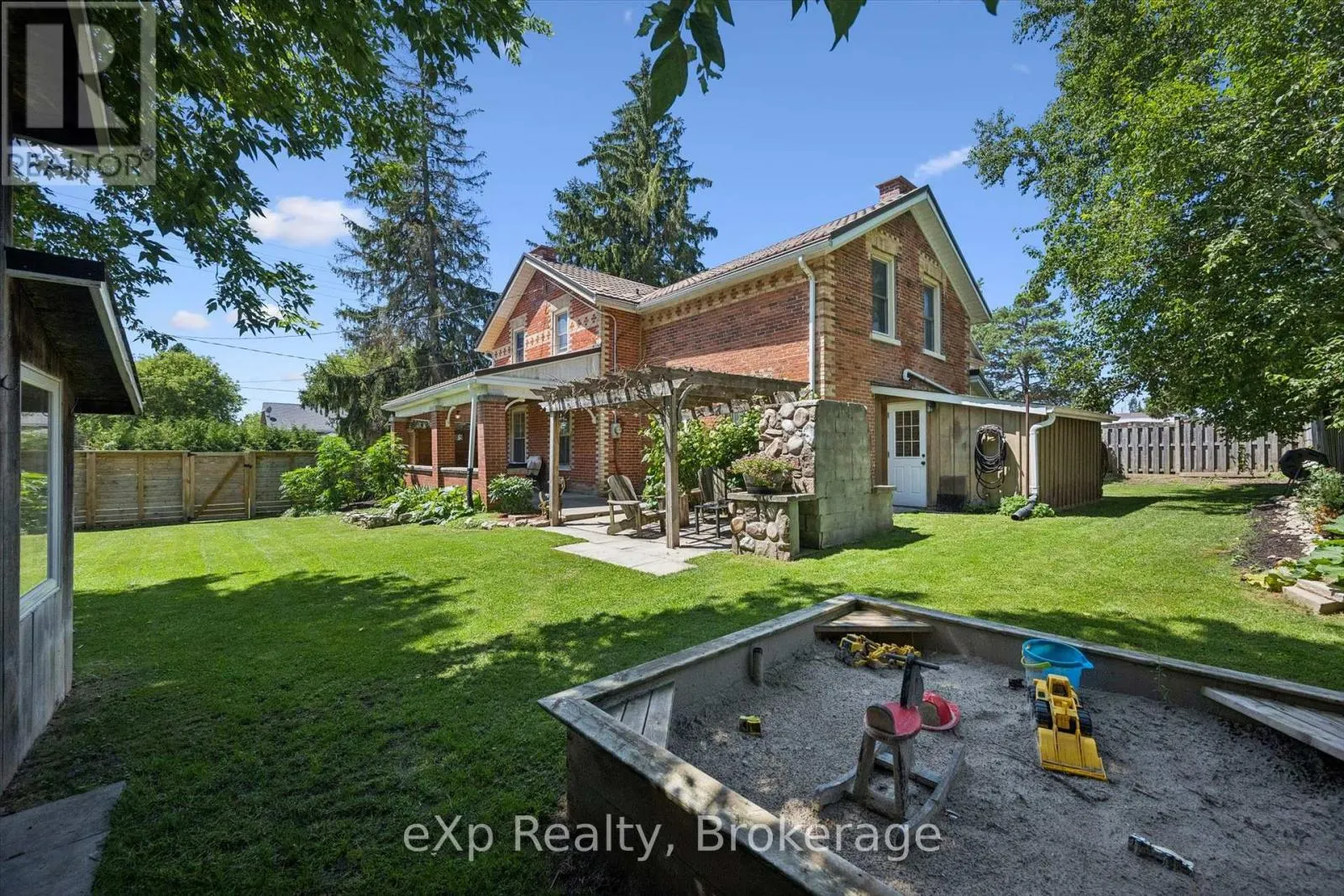 650 ST DAVID ST, NORTH ROAD