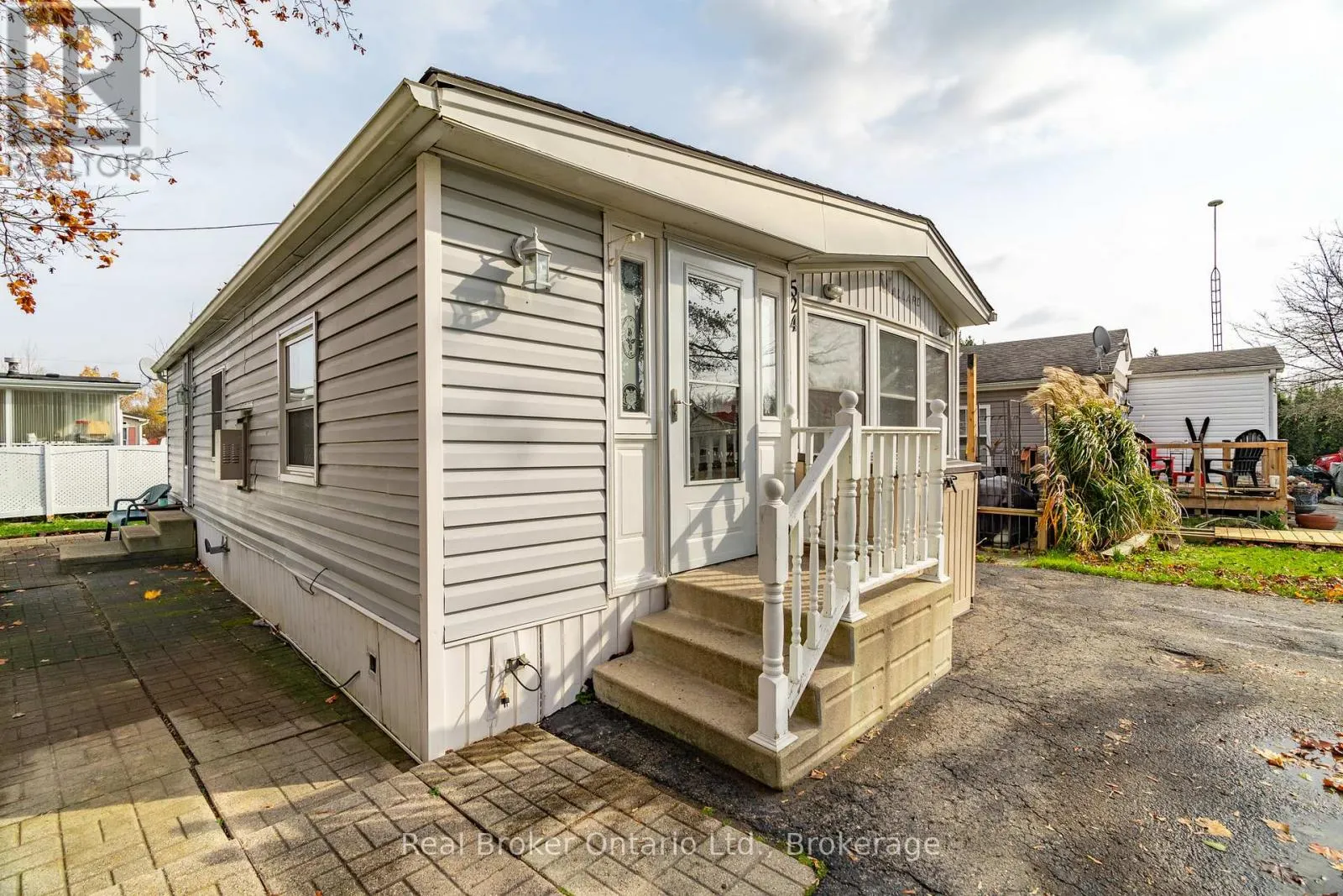 524 POPLAR PLACE