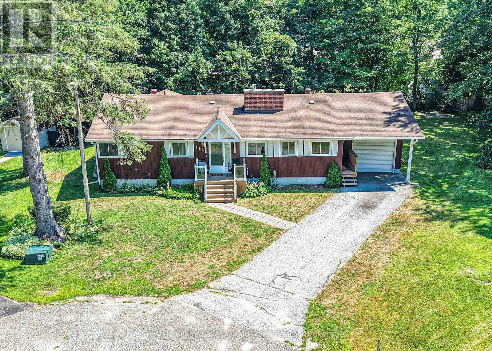 180 LOFTY PINES CRESCENT