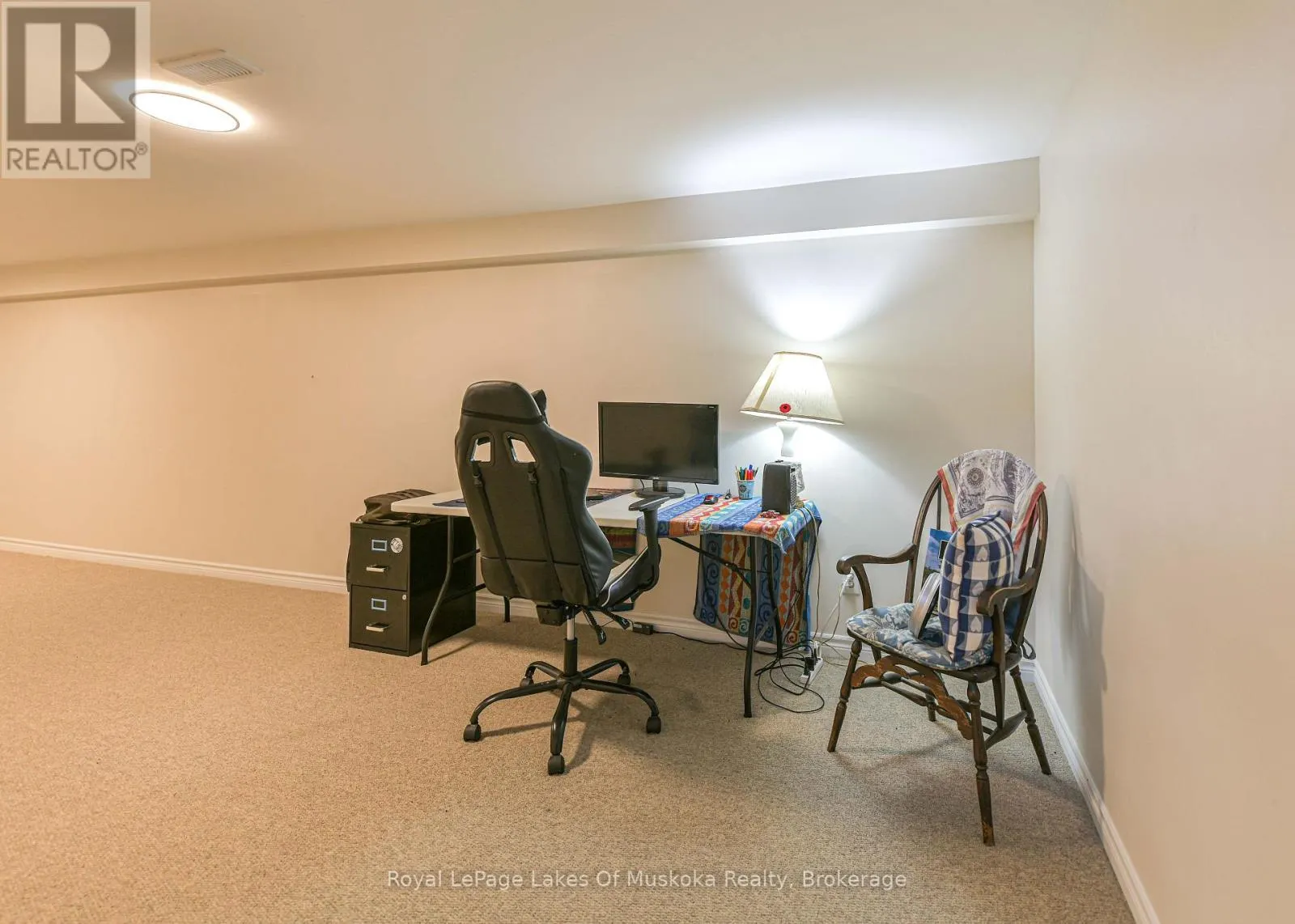 180 LOFTY PINES CRESCENT