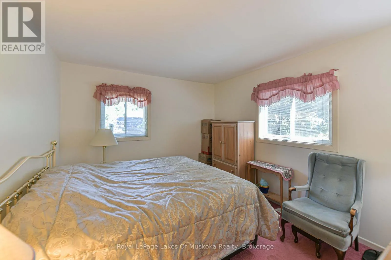 180 LOFTY PINES CRESCENT