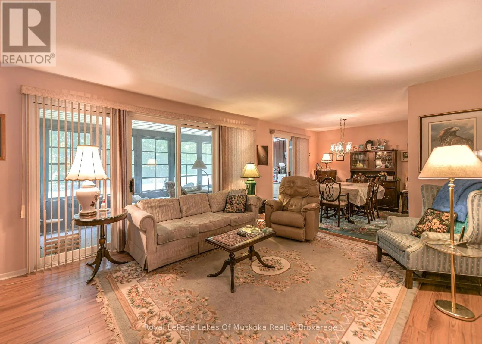 180 LOFTY PINES CRESCENT
