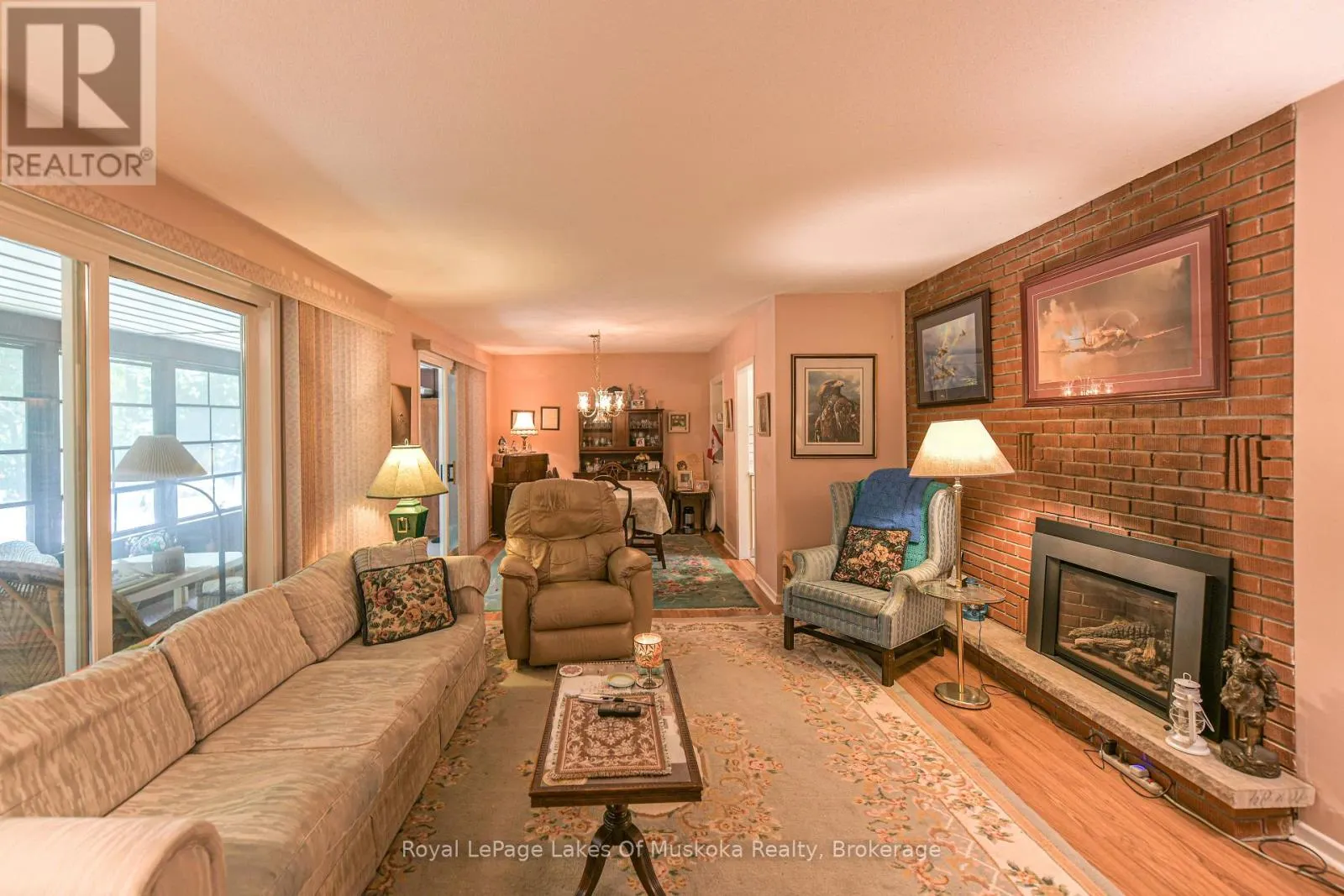 180 LOFTY PINES CRESCENT