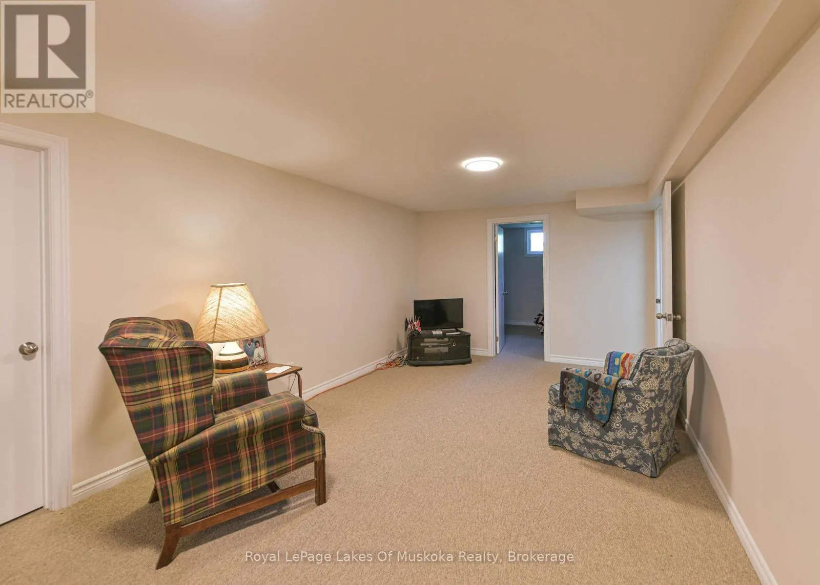180 LOFTY PINES CRESCENT