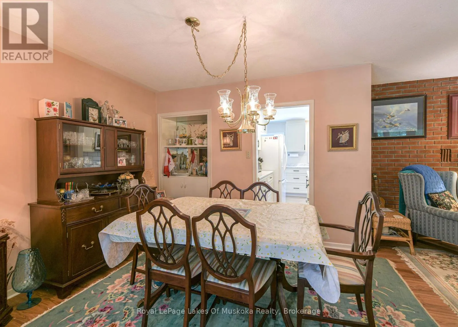 180 LOFTY PINES CRESCENT