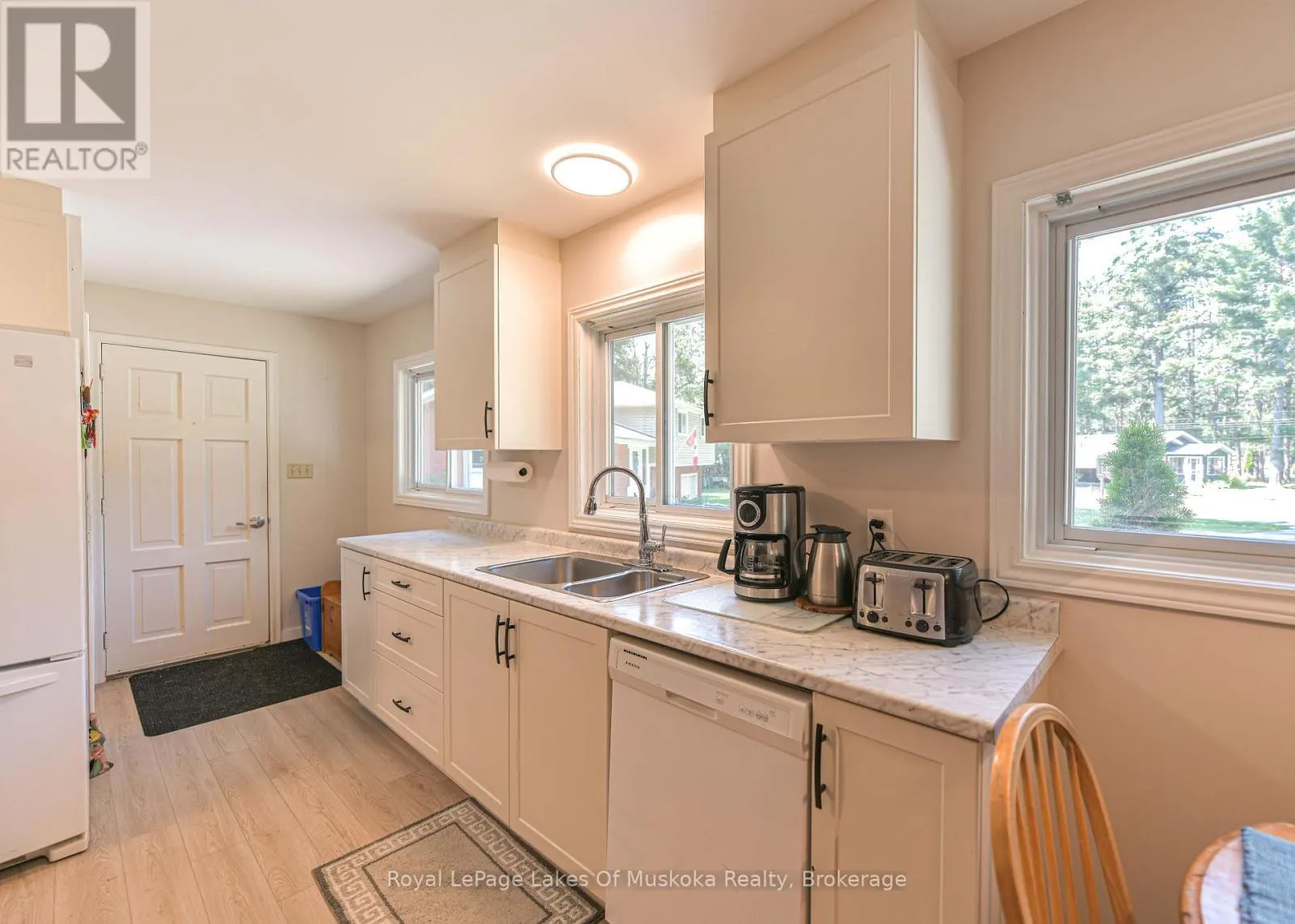 180 LOFTY PINES CRESCENT