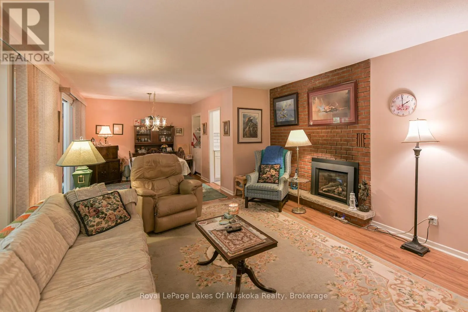 180 LOFTY PINES CRESCENT